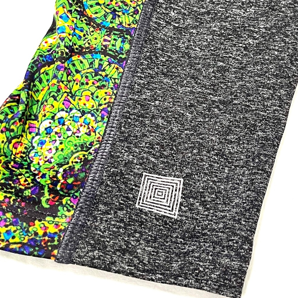 LuLaRoe "Jade" Capri Exercise Yoga Leggings in Gray w Kaleidoscope Print. Med - Picture 6 of 8